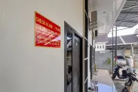 RedDoorz syariah near Universitas Mulawarman Hotel di Temindung Permai