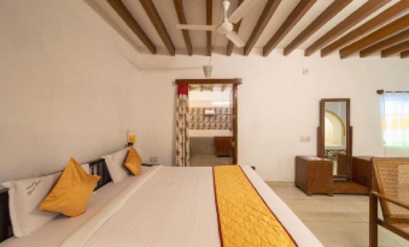 Dumas Guest House