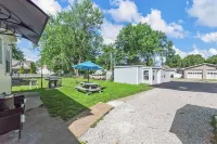 Charming 1-bedroom  Hideout in  Belleville with WiFi, AC