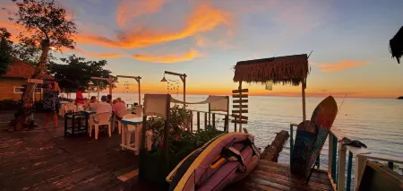 Kohchang 7 Guest House Отели рядом с достопримечательностью «Одинокий пляж»