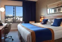 Crowne Plaza Lyon - Cite Internationale Hotels in Caluire-et-Cuire