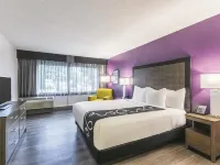 La Quinta Inn & Suites by Wyndham Virginia Beach Hotels near Cavalier Park