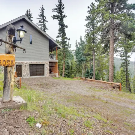 Spacious Beaver Getaway Near Eagle Point Resort!