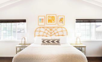 Sand Castle by AvantStay Beach House on Balboa Peninsula w Patio Hot Tub