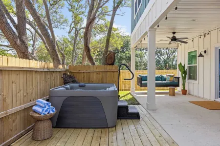 Vilano Fairway Beach Home + Hot Tub, Firepit Near the Water, Gulf Oasis
