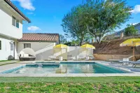 5BR Fun Haven: Pool, Mini Golf, Movie, Gameroom