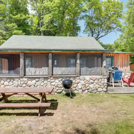 South Twin Lake Cabin w/ Seasonal Dock & Slip! Hotels in Conover