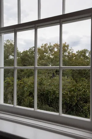 Newly Renovated 4 Bed 3 Bath and 2 Parking Spots Отели рядом с достопримечательностью «Площадь Чиппева»