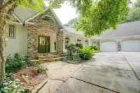 Million-Dollar Views & Patio: Hiawassee Hideaway - 4-Star