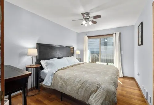 Downtown family friendly cozy condo- Walk to restaurants