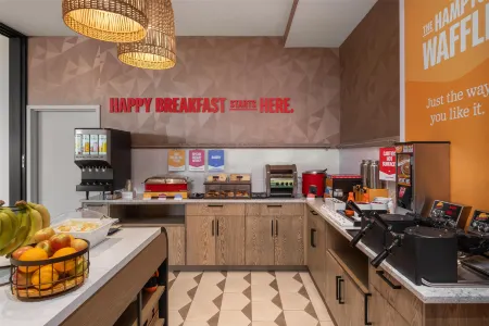 Hampton Inn & Suites by Hilton Maui North Shore Отели в г. Макавао