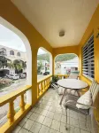 3-BR Cozy Tropical Gem- Walkable- Mins Away from Downtown St Thomas w. AC & WiFi