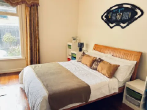 3 minutes walk to Train Station - Comfortable stay for 9 Hotels in Mount Waverley