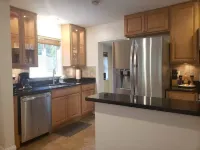 Amazing Escape - 3BD, 1BTH, Private Deck near DC Hotels in Annandale