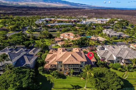 Hale Laki Stunning Resort Condo, Walk to Beach! Отели в г. Остров Гавайи