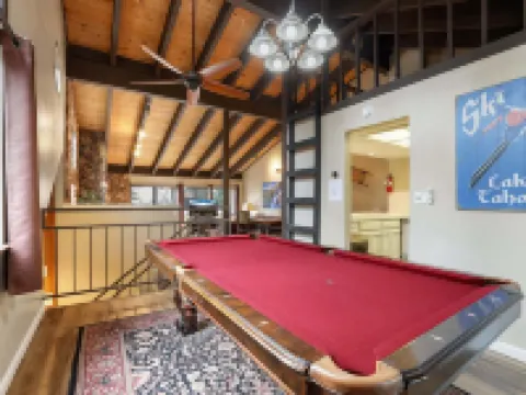 Heavenly Haven - Hot Tub + Seasonal Hoa Pool Hotels in Zephyr Cove–Round Hill Village