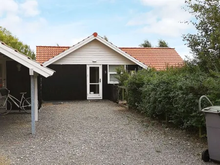 5 Person Holiday Home in Rødby-by Traum