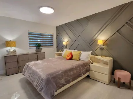 Mid Century Spacious House 4BR/Heated pool