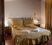 Pleasant Apartment with Swimming Pool Garden BBQ Parking