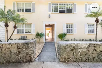 Centrally located in Coral Gables. Walk to shops and restaurants Hotels near Department of Electrical and Computer Engineering