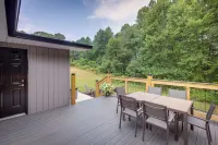 Close to Nickajack Lake! Serene Retreat w/ Hot Tub - parking