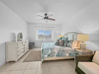 Blue Water Paradise #3Lovely 3-bedroom 2bath Condo  호텔