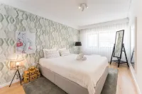 GuestReady - Geometric Dawn in Vila do Conde - boutique