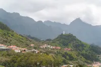 GuestReady - Scenic Retreat with Stunning Views - Homestays