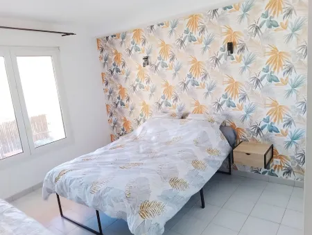 Air-conditioned apartment 25 minutes from the beach for 5 people