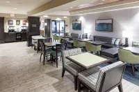 Hampton Inn & Suites Gainesville-Downtown - Breakfast