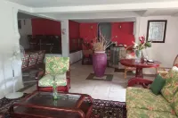 Quiet, charming 2-bedroom apartment with AC, WiFi in lovely Fort Jeudy Hotels in Petit Calivigny