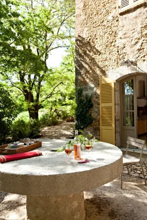 Provencal mill with private pool for 15 people