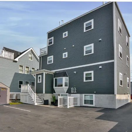Sleek Somerville Apartment near Encore!
