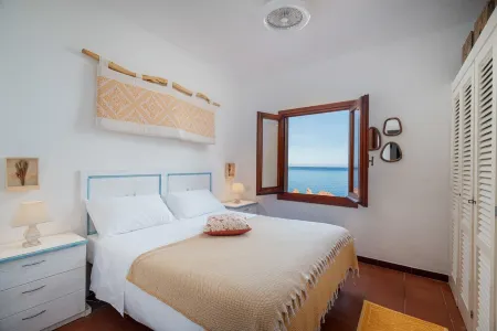 Charming apartament by the sea Отели в г. Costa Paradiso