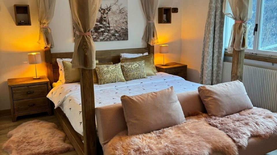 Bergbijou - Luxurious Vacation Home with Sauna, Whirlpool, Infrared and Mountain Views