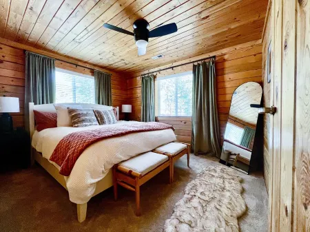 Charming Rural Retreat: Perfect for Work, Play, or Extended Stays