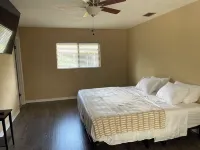 4-bedroom house in lovely Saint Johns with  enclosed 16’ X 32’ pool, WiFi, AC Hotels in Fruit Cove