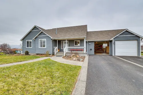 6 Mi to Dtwn Lewiston: Quiet Home w/ Views - 3-Star