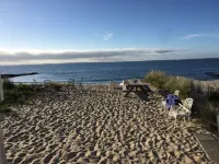 Direct LI sound waterfront cottage, one level living in Hawks Nest Beach Hotels in Old Lyme