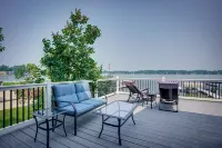 Lakefront Syracuse Home w/ Deck & Private Dock! - Country Houses