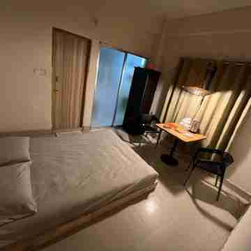 Entire apartment, private Studio apartment with AC in Dhaka Rooms