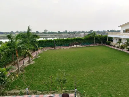 Aarya farm house Noida by PartyBea Events