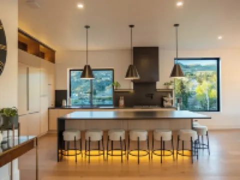 Ultra Luxury Chelan Lake House w/ Sauna, Steam Room, Cold Plunge, and Hot Tub Hotels in Chelan