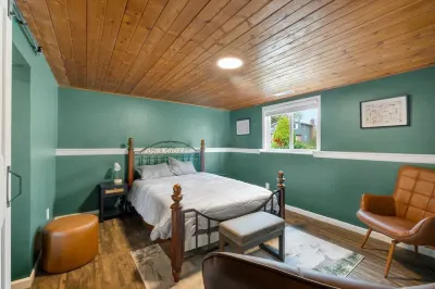 Heated Pool, Amenities Galore, 5 BD, 2 Bath 캔터베리 그린 도크 파크 - 레지던츠 온리 주변 호텔