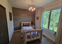 Luxury 4 Bedroom Home Hotels in Steinbach