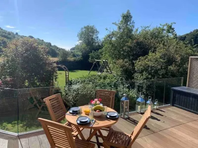 The Carthouse (Luxury 2 bed with private hot tub) Hotels near Cupar