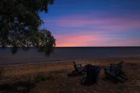 Perfect 5-bedroom house with private beach, indoor pool, in charming Carsonville