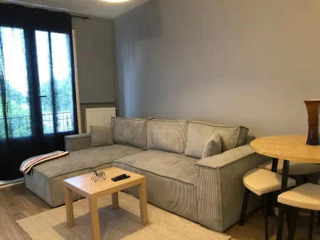 Apartment SAINT-DENIS Отели рядом с достопримечательностью «Groupe AFNOR»