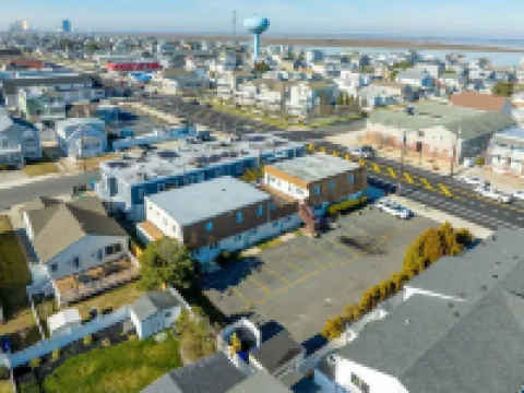 Couples retreat + Pets OK! Center of Town: Unit #2 Hotels in Brigantine