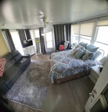 Cozy studio with Private entrance near The Villages, pet friendly